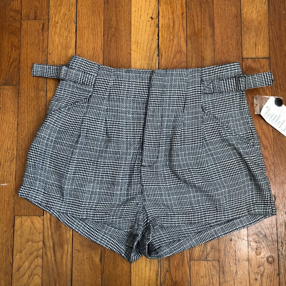 BDG Menswear Plaid Shorts Size 4 NWT